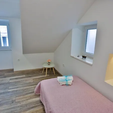 Lägenhet Impeccable 3-bed In