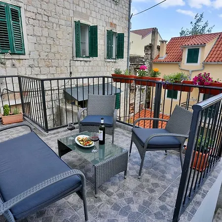 Impeccable 3-bed In Split
